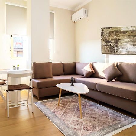 Home Inn Apartment 2 Near City Center Тирана Екстер'єр фото