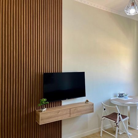 Home Inn Apartment 2 Near City Center Тирана Екстер'єр фото