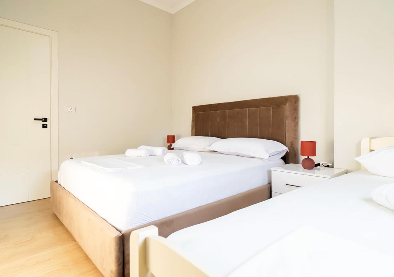 Home Inn Apartment 2 Near City Center Тирана Екстер'єр фото