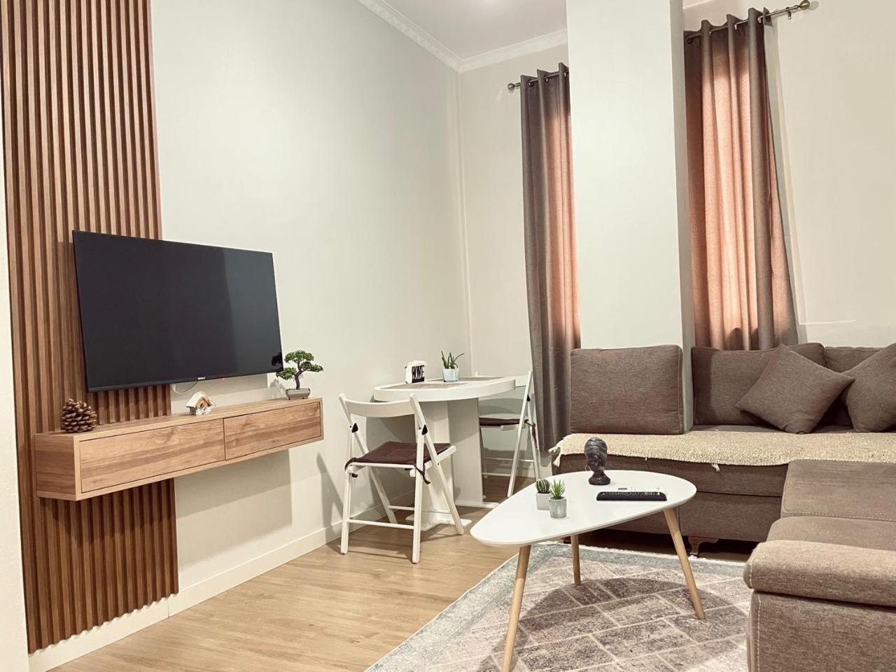 Home Inn Apartment 2 Near City Center Тирана Екстер'єр фото